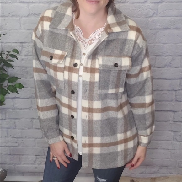 Cherie Five Star Shacket - Picture 4 of 6